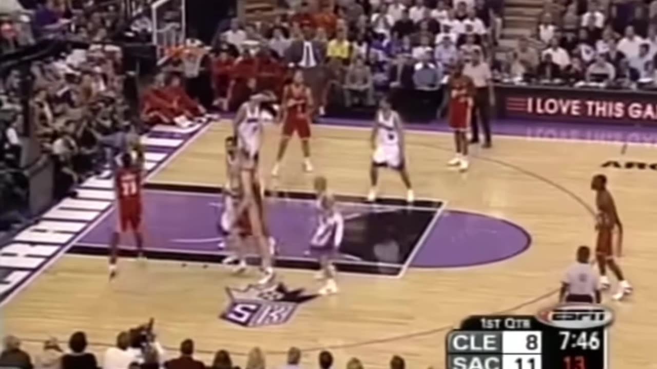 👑 MJ vs LeBron — Who Had the Better FIRST GAME?! 🏀🔥 Stick Around for the STATS! 📊😳