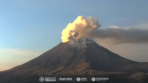 Timelapse of Popocatepetl in Mexico this morning