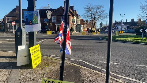 30/11/25, yellow boards, Beaconsfield.