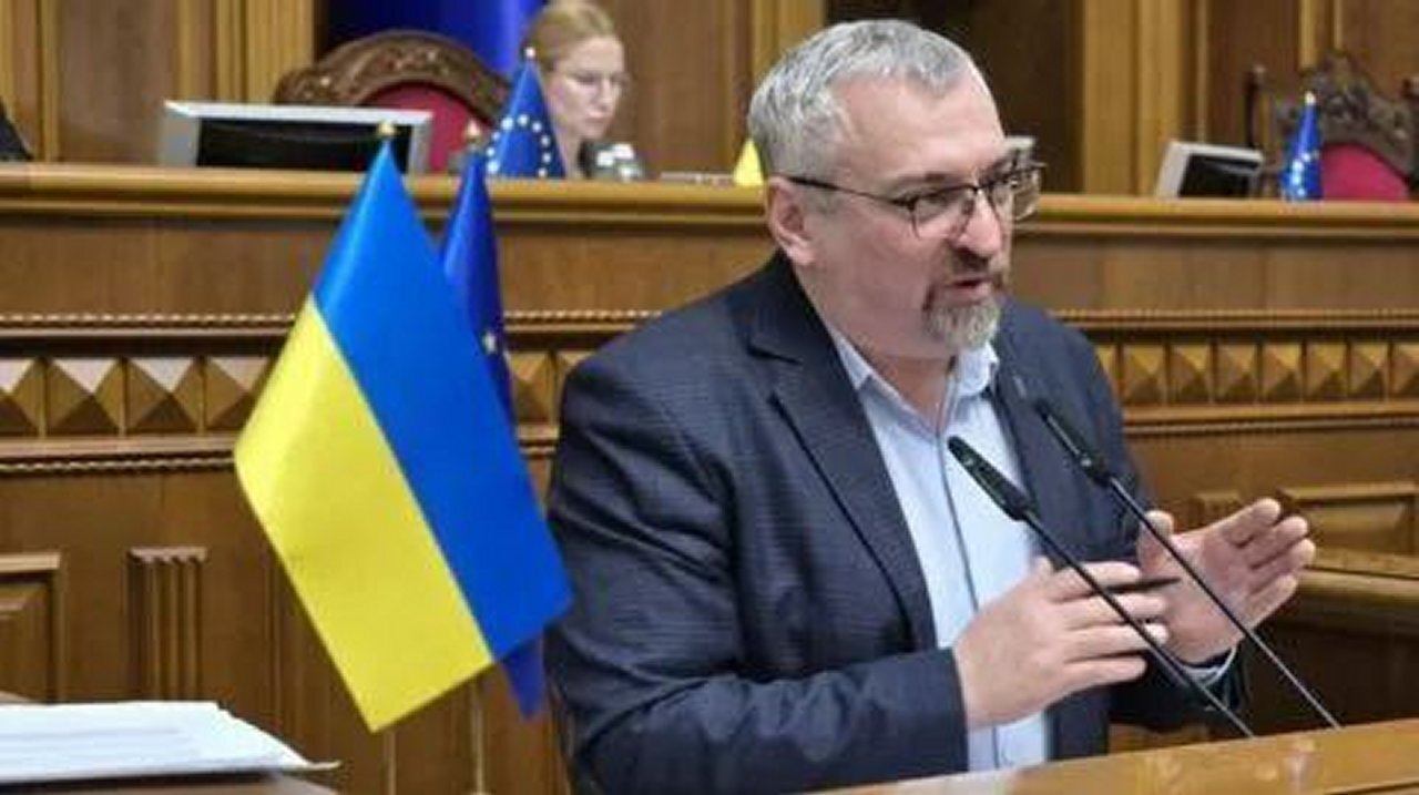 Drone targets Ukrainian vehicle with soldiers in the back. [[[18+]]]