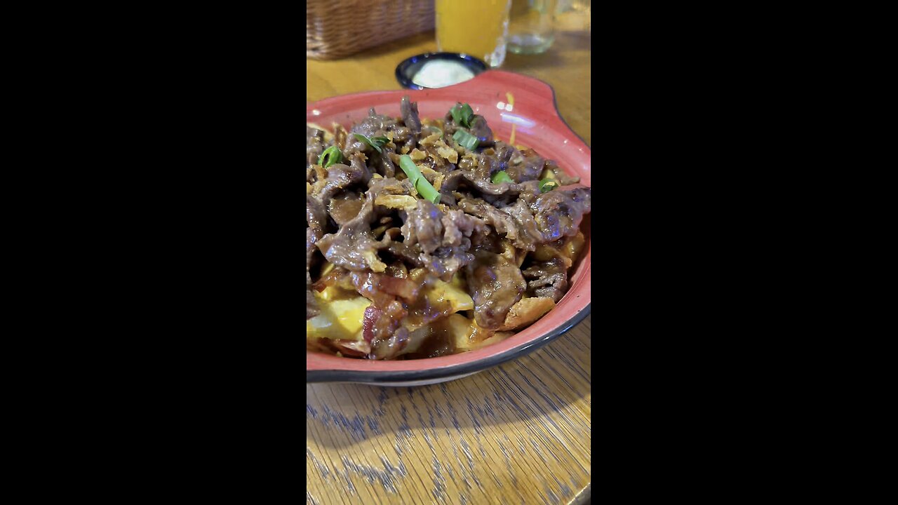 Would You Order This Gorgeous Plate? 👀