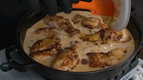 Easy and Creamy Smothered Chicken Dinner