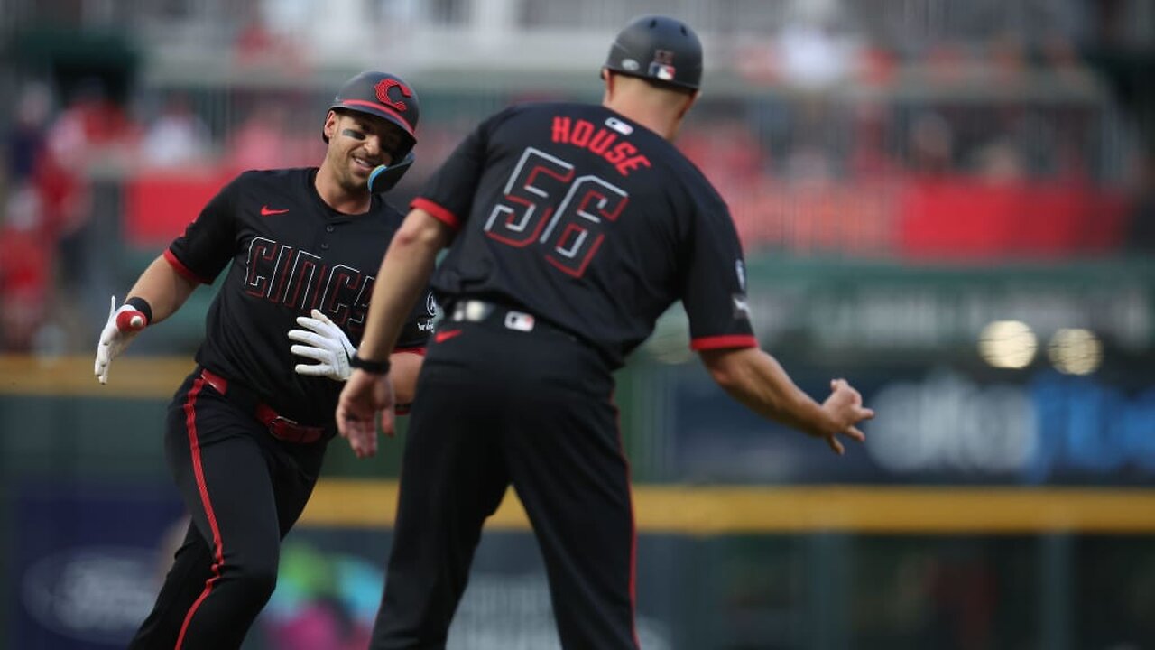 Spencer Steer mostró su fuerza en Cincinnati
