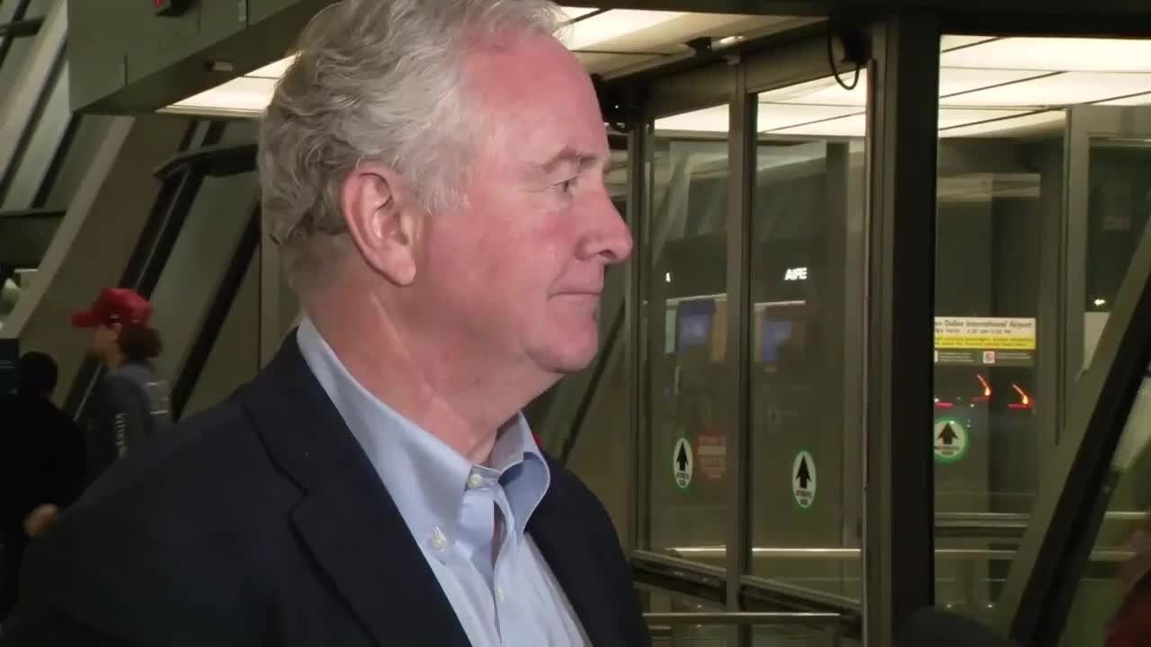 Maryland Sen. Van Hollen Heads to El Salvador in Fight for Deported Father