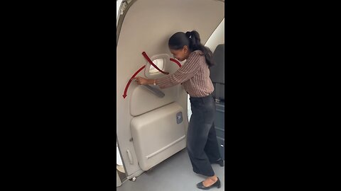 Open and close the door of airplaine