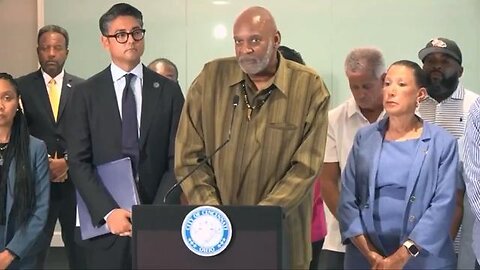 Pastor Damon Lynch wants the white victim of the black mob to be arrested because he didnt walk away