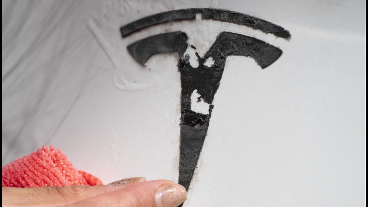 Man Charged in Tesla Arson as Anti-Musk Wave Sweeps US