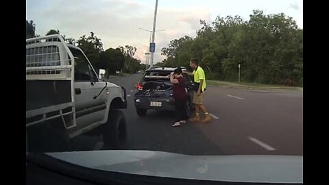 Aussiecams - Rear ended vehicle almost ends up colliding with oncoming Truck - Darwin NT