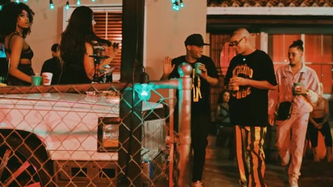 BAD BUNNY x DRAKE - MÍA (Video Oficial)