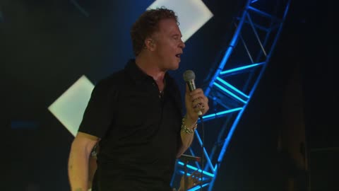 Home Loan Blues - Simply Red (live)