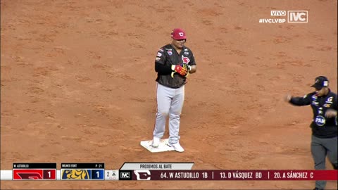 Willians Astudillo se estrenó con Cardenales
