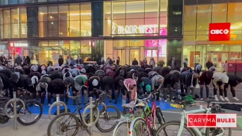 Muslims in Toronto shut down the road for a mass Islamic street prayer outside