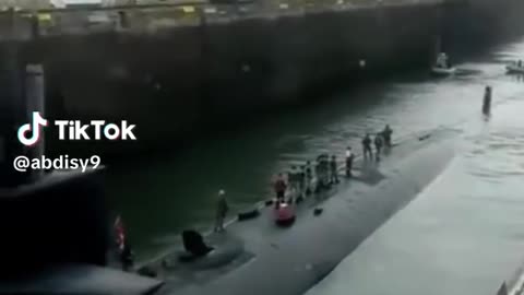SUBMARINOS PASANDO AHORA MISMO POR EL CANAL DE PANAMA.