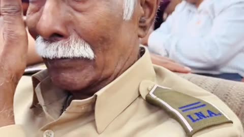 ဗိုလ်ချုပ် လို့ ပြောလိုက်တဲ့အချိန်မှာ သူ့ရင်ထဲ ဆို့နစ်ကျေကွဲနေတာမြင်မိတယ် #burma #myanmar #reaction