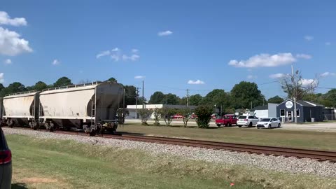 CSX Train 3193 gives us a horn salute in Kenly NC
