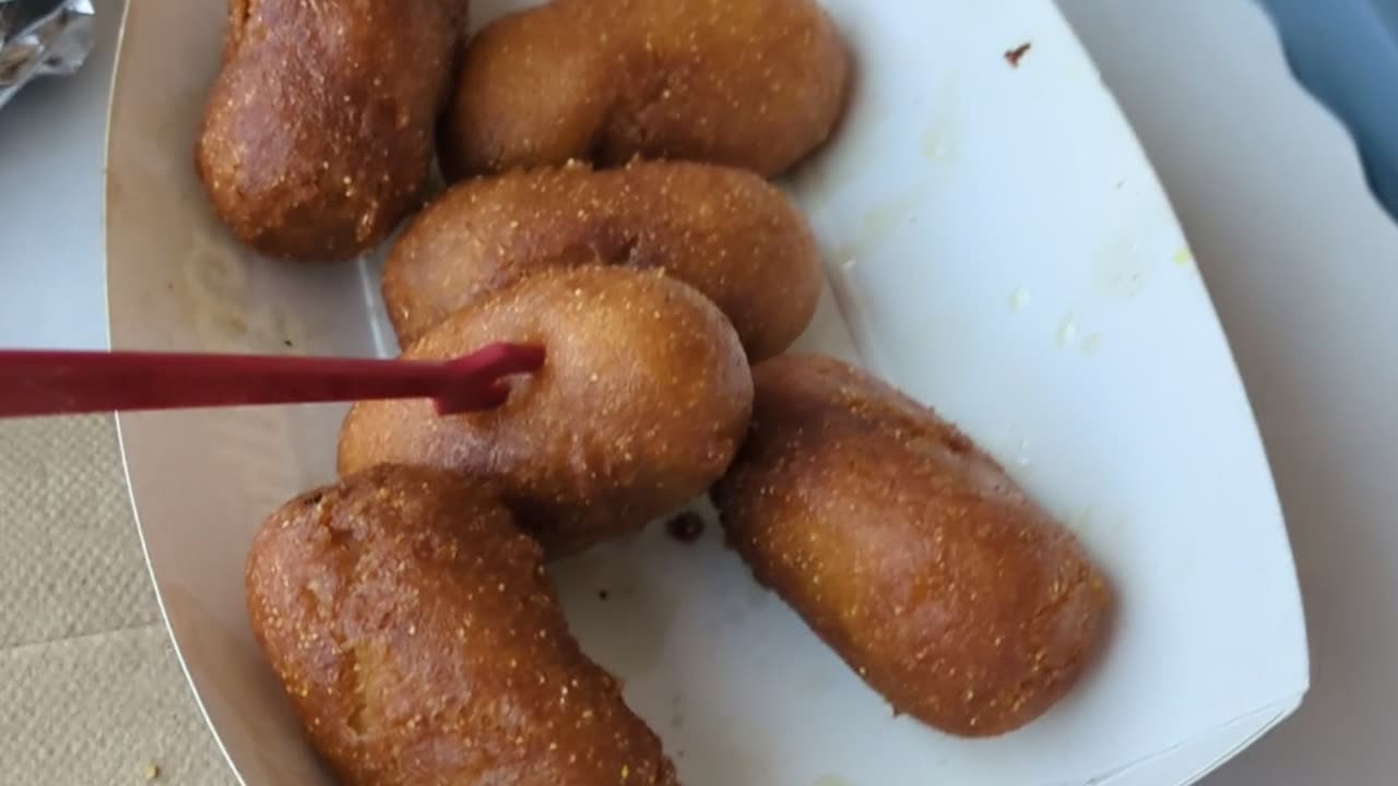 Cuban Edde's Oreo Stuffed Empanada Taste Test The Fast-Food Restaurant & Dessert Review Guys