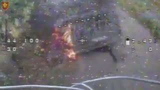 🔥FPV drone operators destroy special Russian T-72B3 tank in the eastern direction.