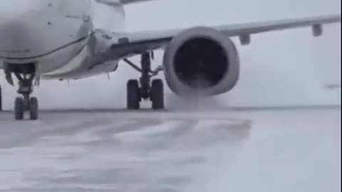 Snow removal by Boeing 737