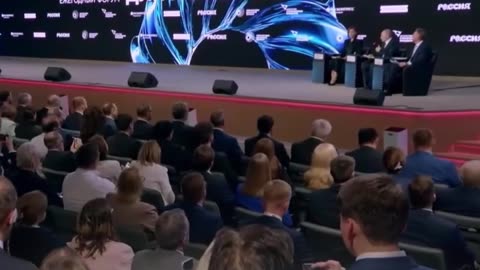 Putin propone ayudar a extranjeros cualificados que deseen vivir y trabajar en Rusia