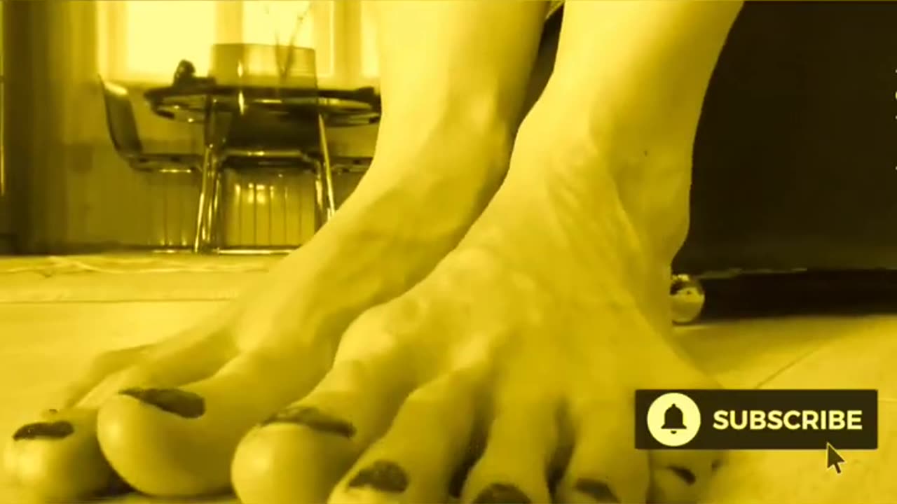 gorgeous big feet