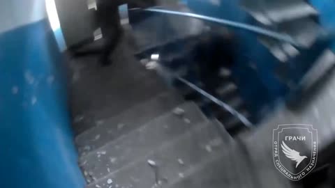 Helmet Cam Scenes From Kurakhovo: Intense Urban Clashes, Taking Prisoners