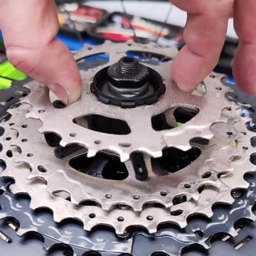 How to quickly disassemble a bicycle cassette