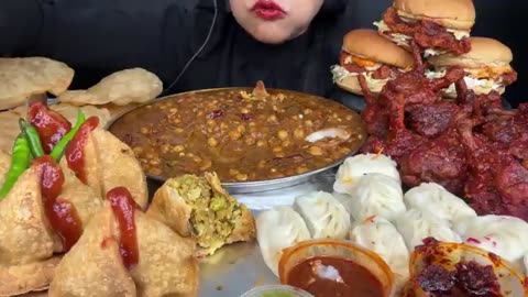 ASMR_EATING_CHOLE_BATURE,CHICKEN_MOMO,ALOO_SAMOSA,CHICKEN_LOLLIPOP,STREET_FOOD