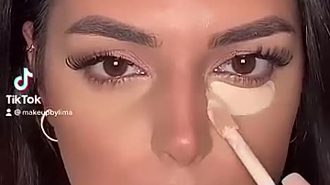 Trending: How to apply concealer properly ✅ ❌ #concealer #concealerhacks #makeup