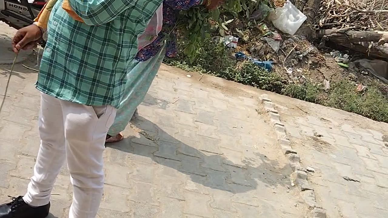 Chatti khelte hue