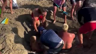 This is how Quickly Playing in the Sand by the Beach can become Extremely Dangerous