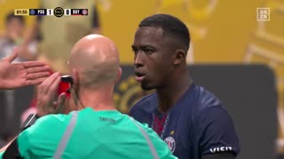 Willian Pacho is shown a straight red card