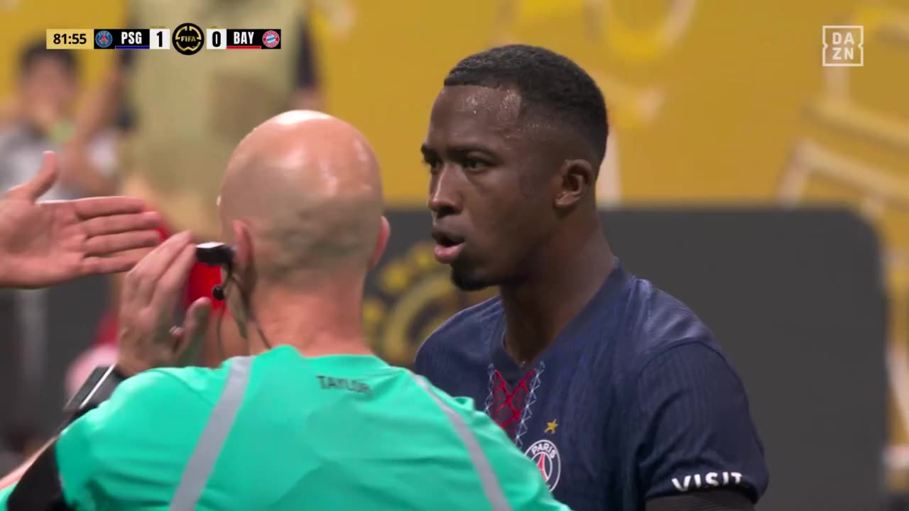 Willian Pacho is shown a straight red card