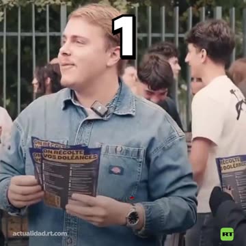 Diputado francés se quita un lujoso reloj antes de denunciar a los ultrarricos