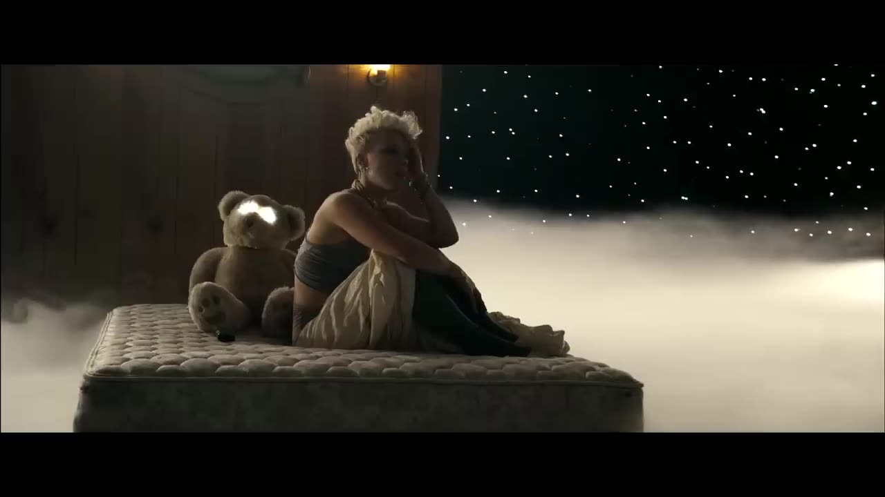 P!nk ft. Nate Ruess - Just Give Me A Reason (Official Music Video)