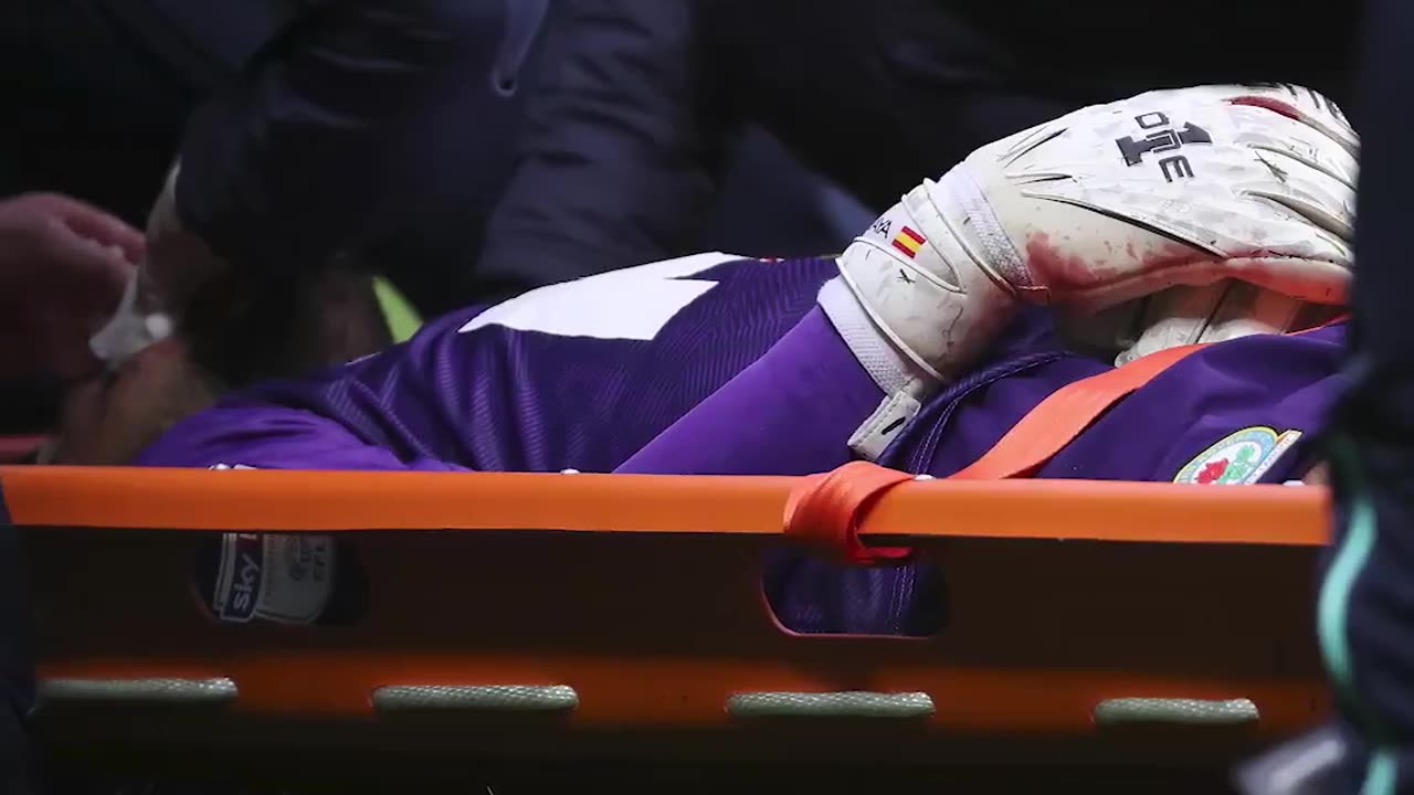 Why does Arsenal's goalkeeper look different than in 2018? A terrible nose injury is to blame
