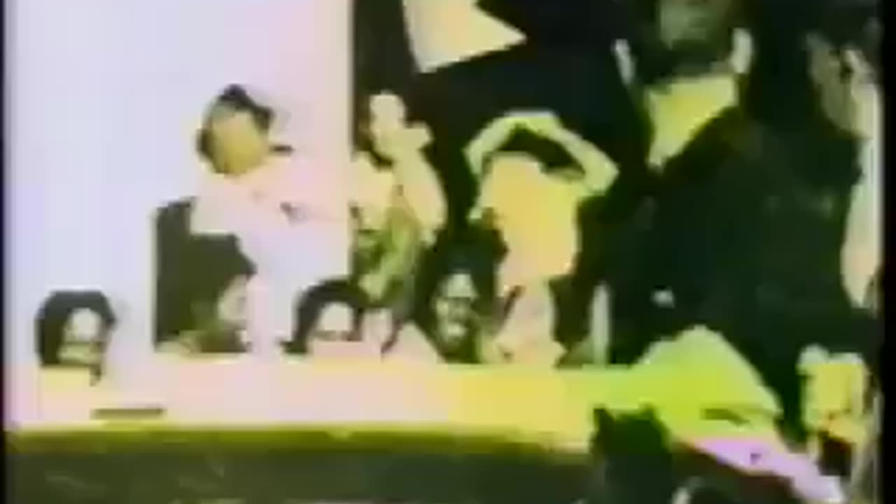 RARE VIDEO - William Cooper exposes the assassination of JFK on LIVE TV