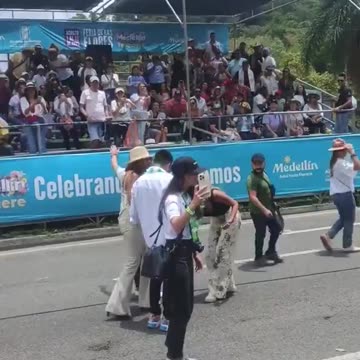 Amparo Grisales sufrió estruendosa caída en Feria de las Flores