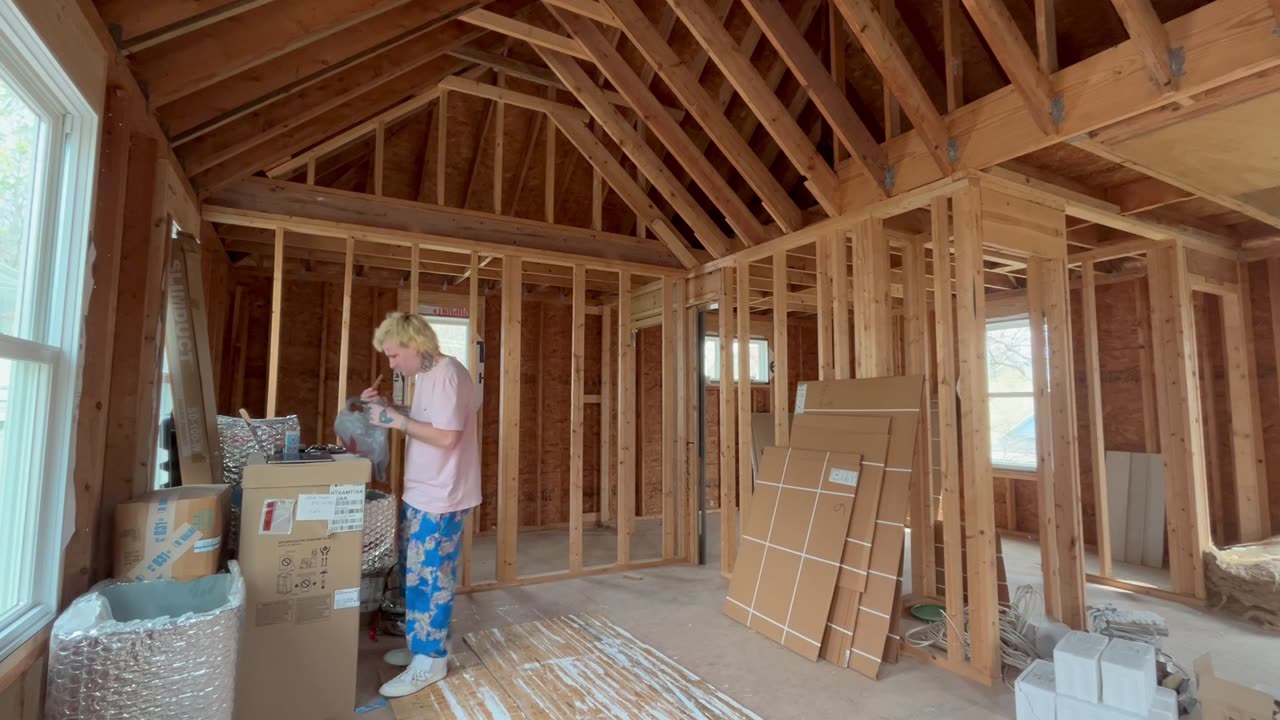 Ep. 212 "Carriage House Construction with $hockoebottomboy$" by Patrick Henry The Batman