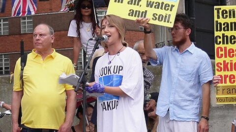 Protest against Geo-engineering: London 21st June 2025 - Part 6 Louise and the Daz Band