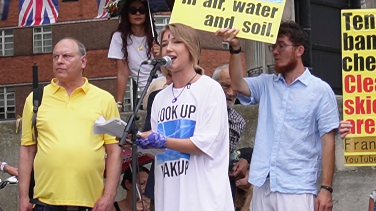 Protest against Geo-engineering: London 21st June 2025 - Part 6 Louise and the Daz Band