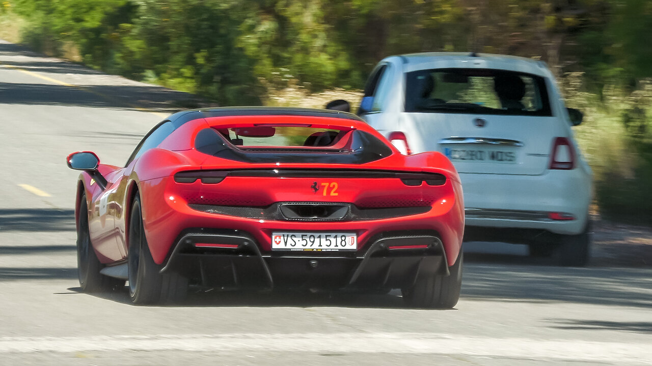 Supercars Accelerating - LaFerrari Burnout, SP3 Drift, 812 Comp, 12Cilindri, LaFerrari Aperta