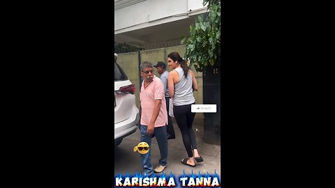 Bollywood Actress Karishma Tanna Spotted in Bandra Mumbai 😍