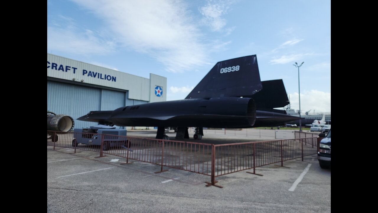 The beautiful SR-71 BLACKBIRD!