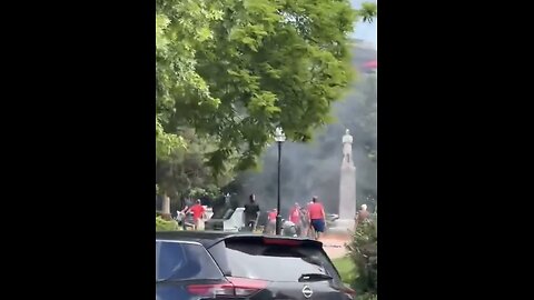 GROUP OF PRO-ISREALI SUPPORTERS⛺️🔥🛗🏕️🔥🌳🥷ATTACKED BY PRO-PALESTINE SUPPORTER🥷🌳💫