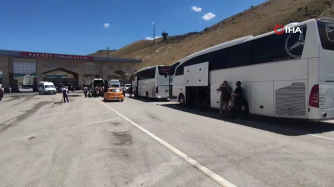 Umman, İran'daki vatandaşlarını tahliye ediyor