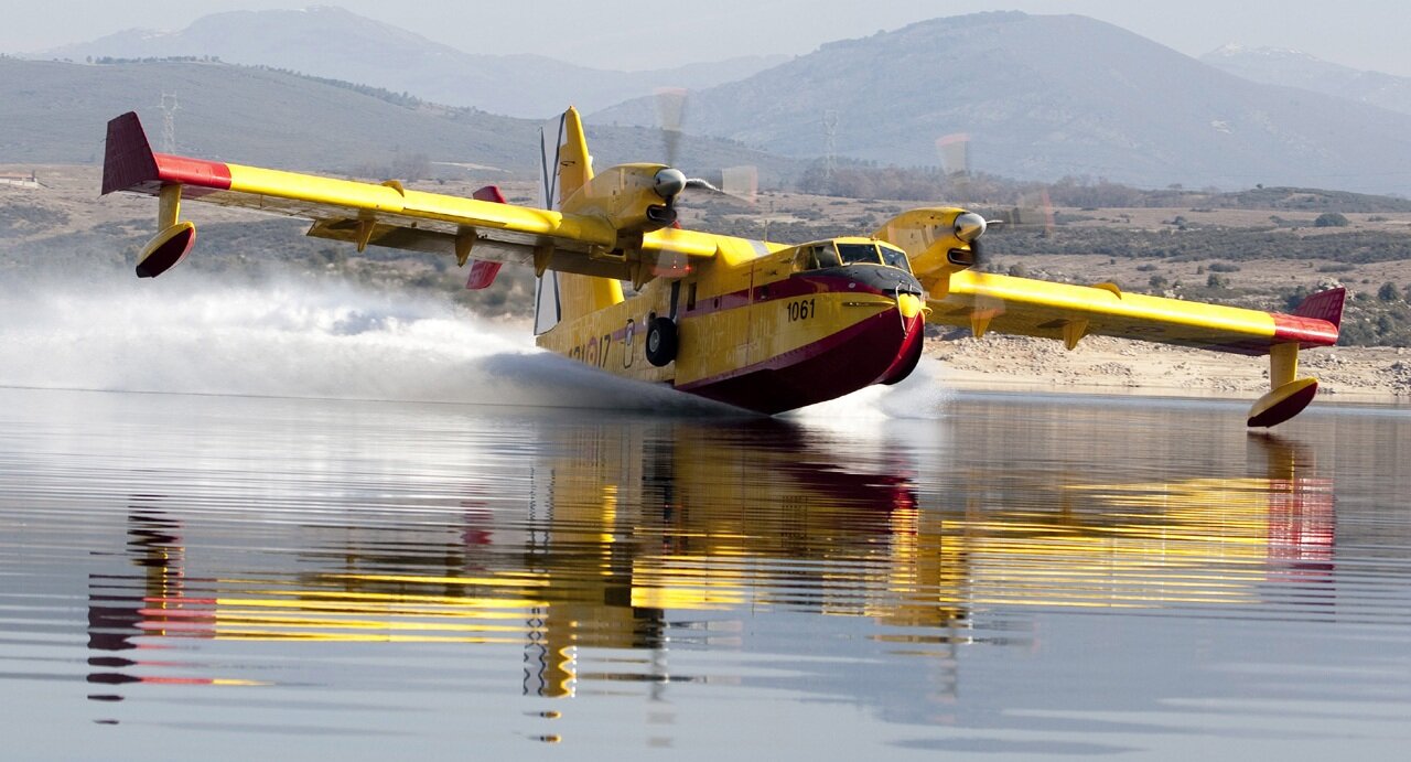 MSFS 2024 - Career - First CL-415 Bombardier Flight / Crash!