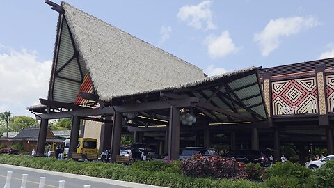 co.e walk around Disney's Polynesian resort with me
