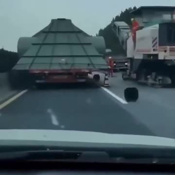 The guy with the flag says it all. 🤦‍♂️ Damnit 😆😭