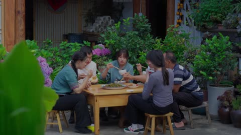 From farm to table, A-Xia’s Spicy Chicken and Hong San Duo are bursting with flavor!