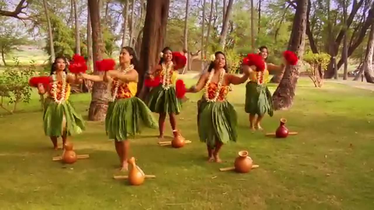 Hula - Polynesian Dancers